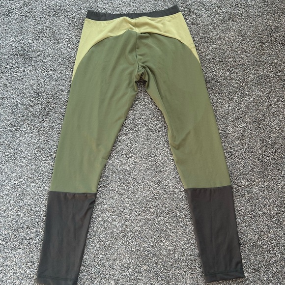 Flag Nor Fail Two-Tone Green and Gray Leggings - Picture 5 of 5